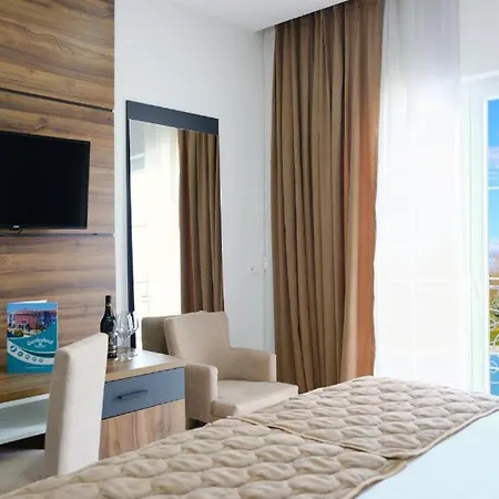 Gardenland Resort Bushat Exterior photo